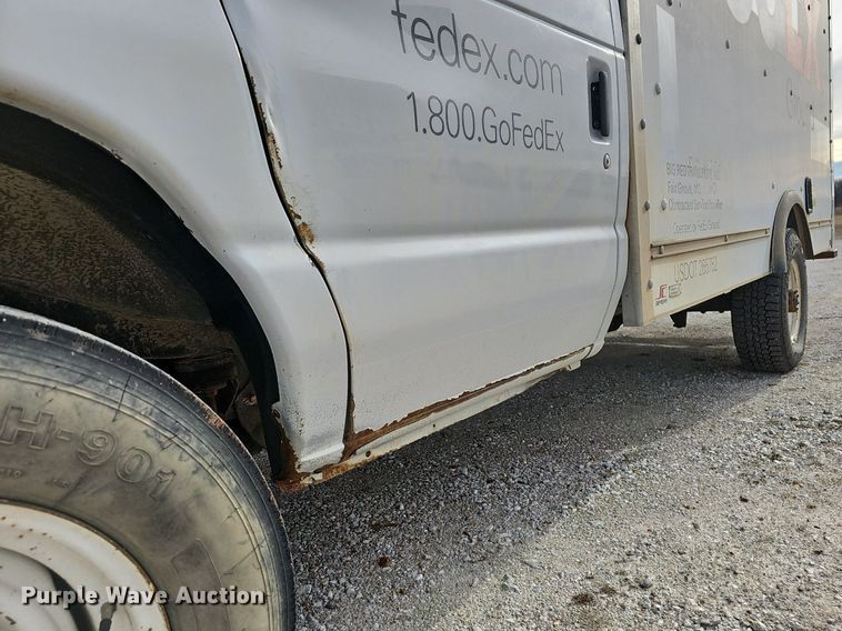 image for item EJ5857 2012 Ford E350 Super Duty box truck