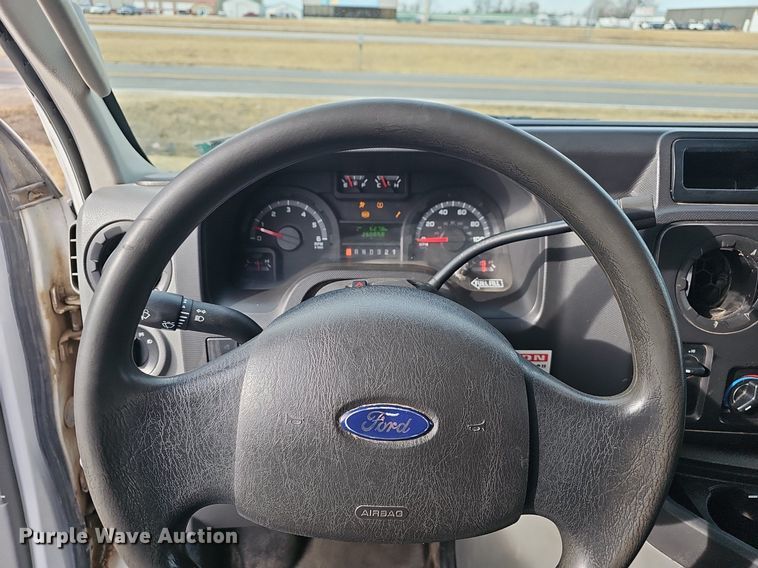 image for item EJ5857 2012 Ford E350 Super Duty box truck