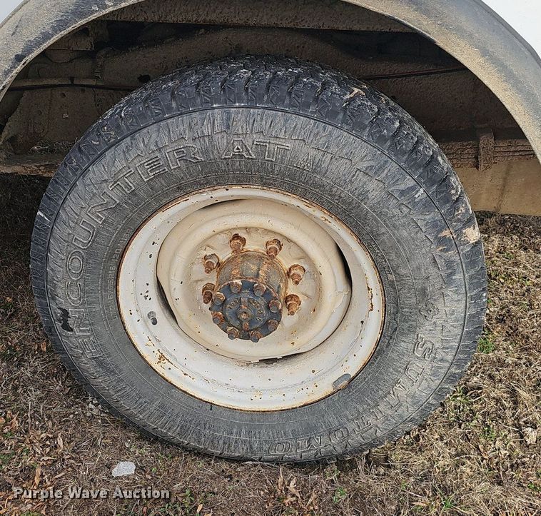 image for item EJ5857 2012 Ford E350 Super Duty box truck