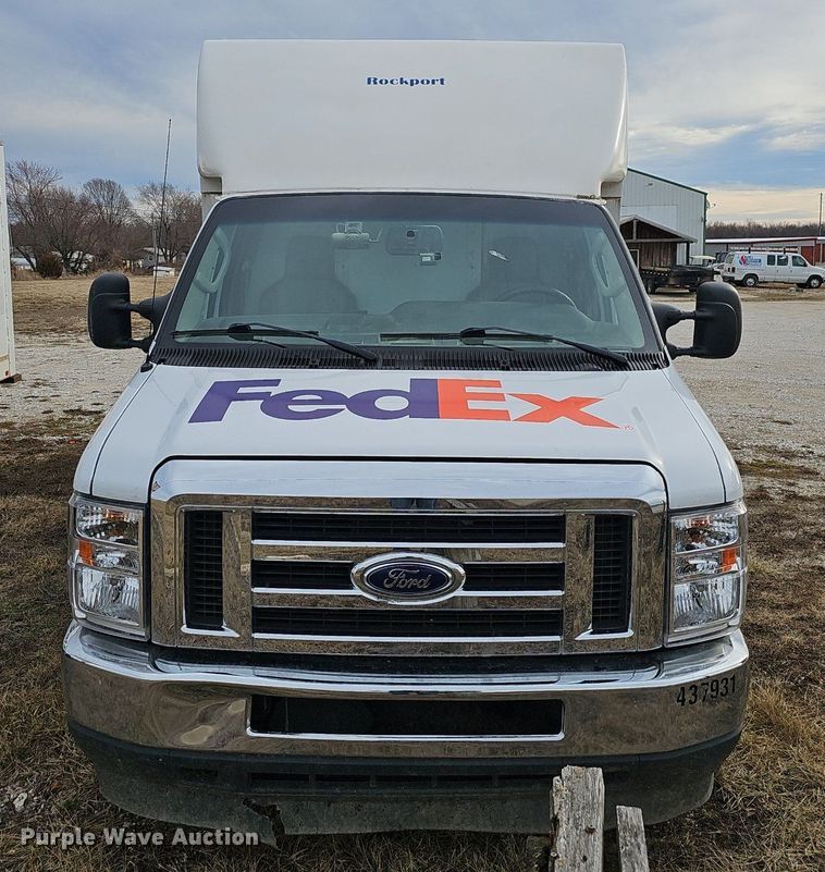 image for item EJ5858 2021 Ford E350 Super Duty delivery van