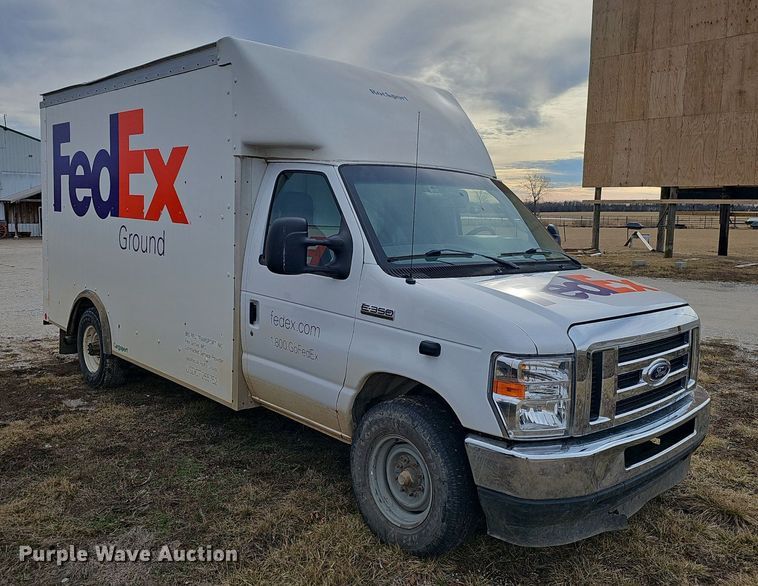 image for item EJ5858 2021 Ford E350 Super Duty delivery van