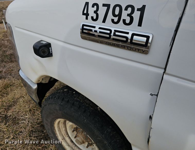 image for item EJ5858 2021 Ford E350 Super Duty delivery van