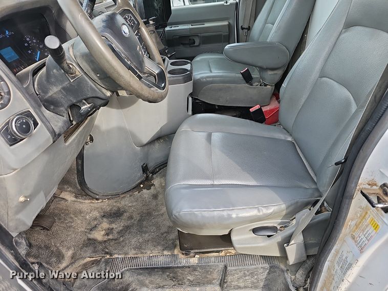 image for item EJ5858 2021 Ford E350 Super Duty delivery van