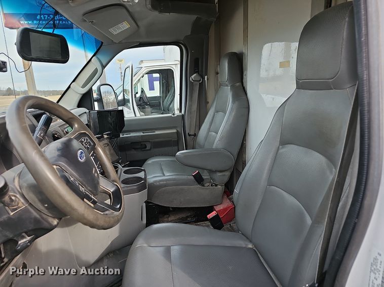 image for item EJ5858 2021 Ford E350 Super Duty delivery van