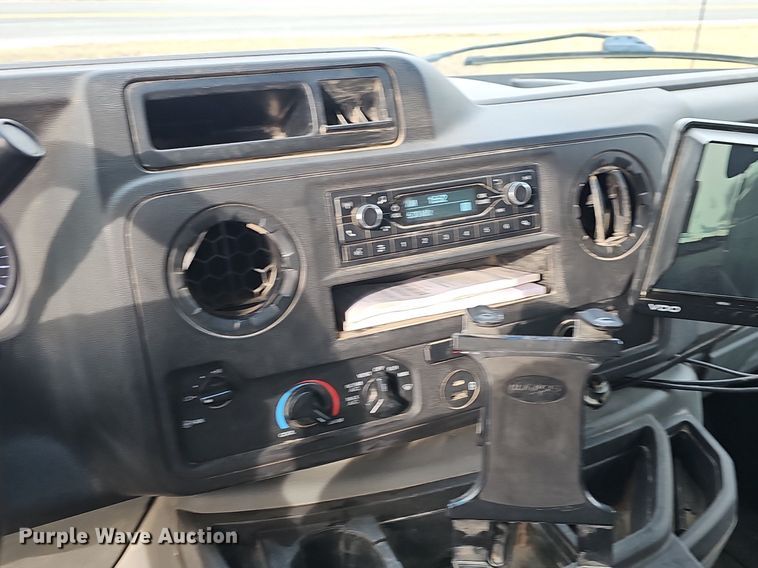 image for item EJ5858 2021 Ford E350 Super Duty delivery van