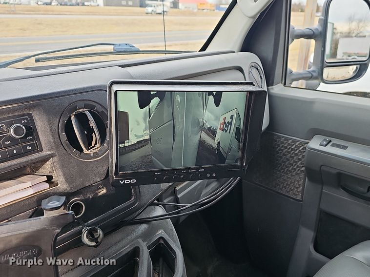 image for item EJ5858 2021 Ford E350 Super Duty delivery van