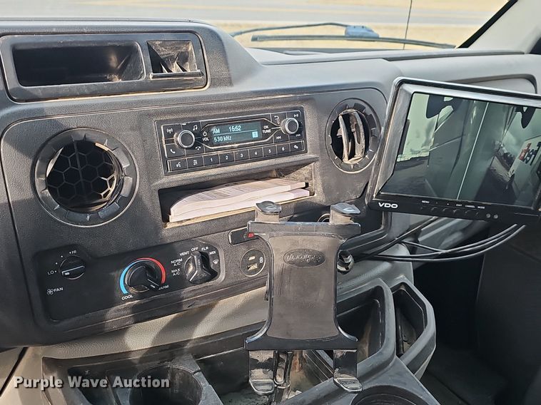 image for item EJ5858 2021 Ford E350 Super Duty delivery van