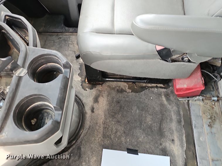 image for item EJ5858 2021 Ford E350 Super Duty delivery van