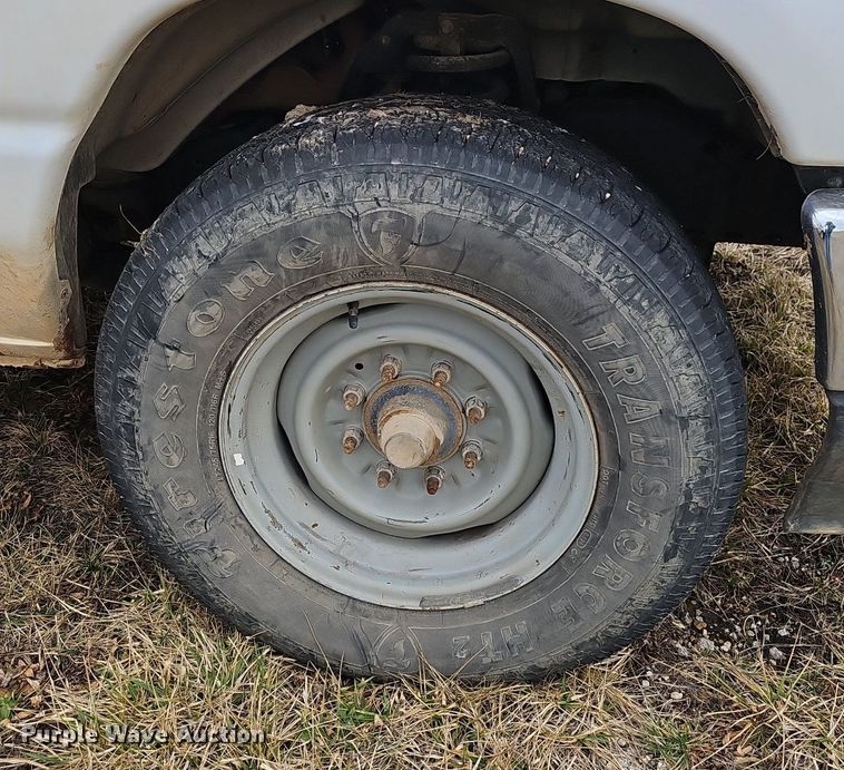 image for item EJ5858 2021 Ford E350 Super Duty delivery van