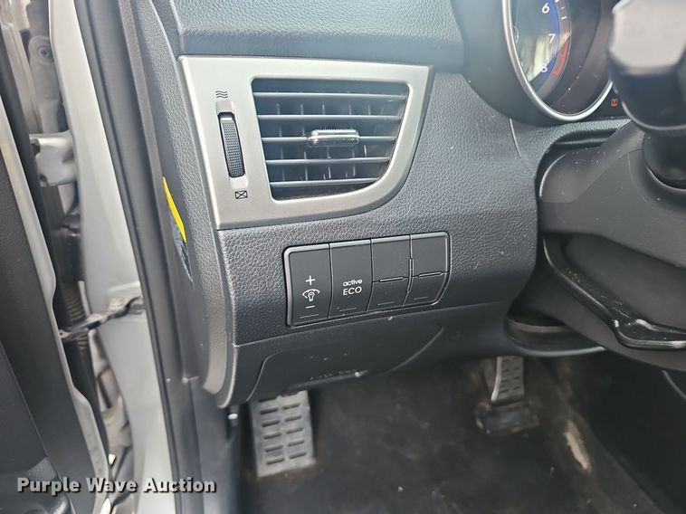 image for item EJ5871 2013 Hyundai  Elantra GT 