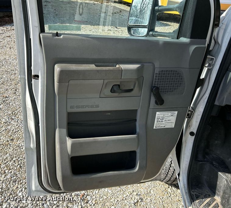 image for item EK4023 2012 Ford E450 Super Duty box truck