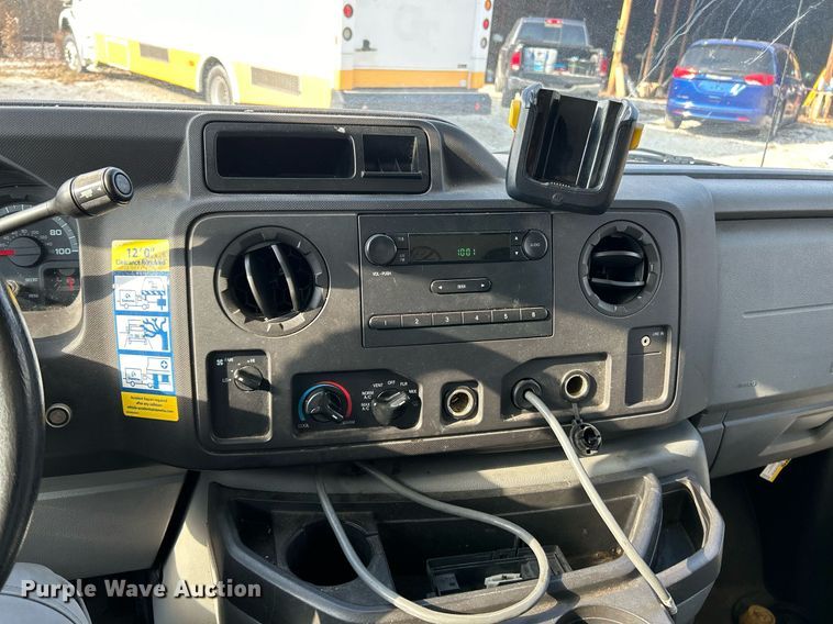 image for item EK4023 2012 Ford E450 Super Duty box truck