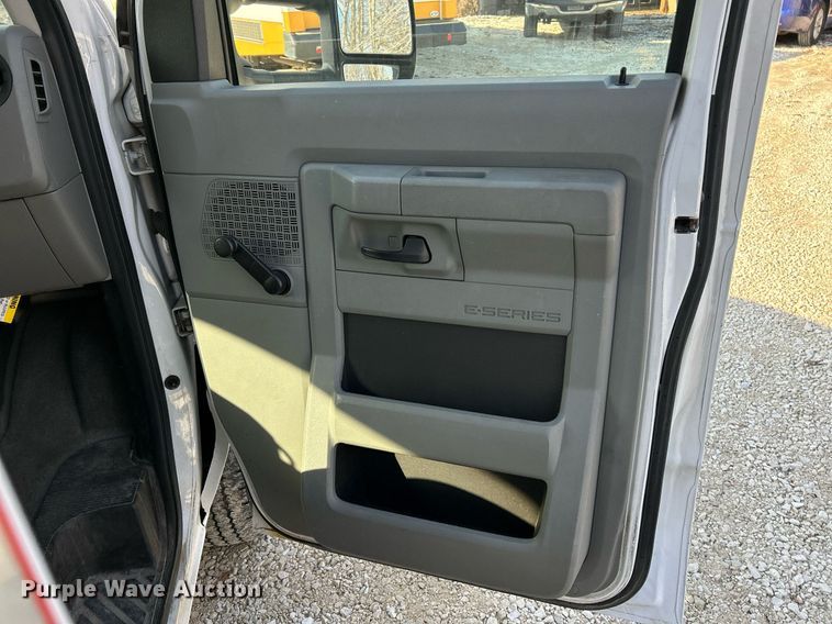 image for item EK4023 2012 Ford E450 Super Duty box truck