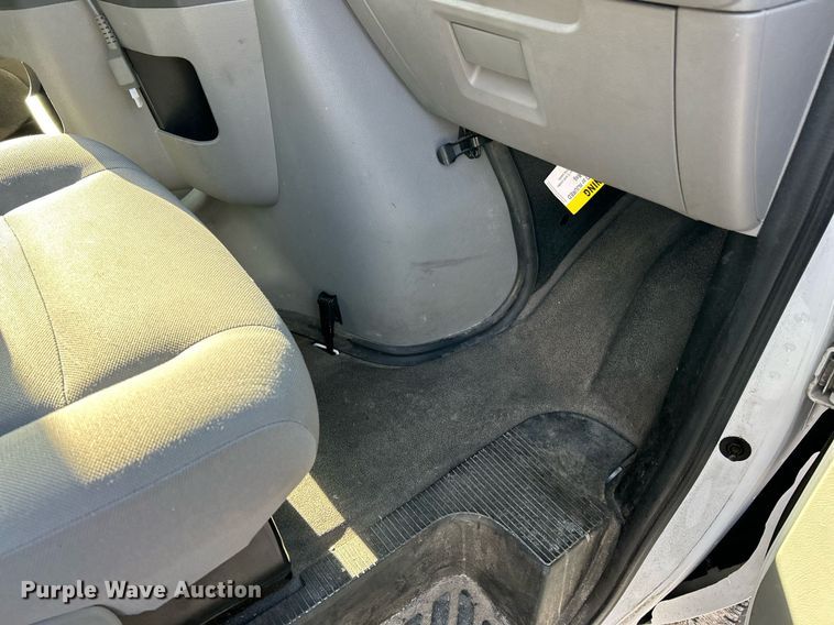 image for item EK4023 2012 Ford E450 Super Duty box truck