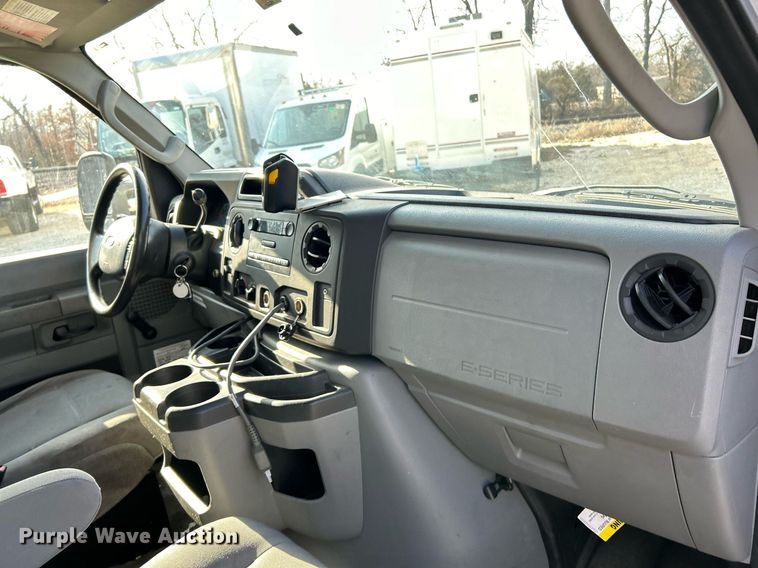 image for item EK4023 2012 Ford E450 Super Duty box truck