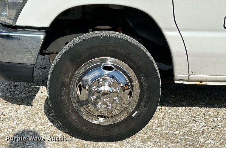 image for item EK4023 2012 Ford E450 Super Duty box truck