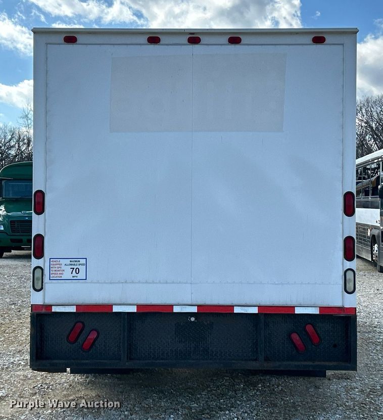 image for item EK4027 2004 Ford E450 Super Duty box truck