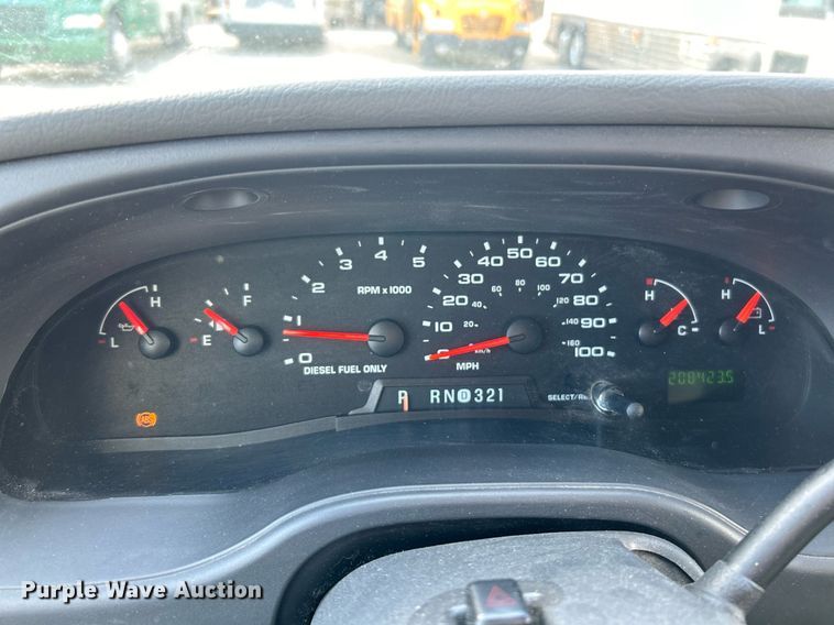 image for item EK4027 2004 Ford E450 Super Duty box truck