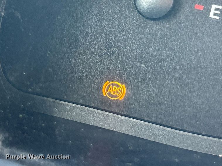 image for item EK4027 2004 Ford E450 Super Duty box truck