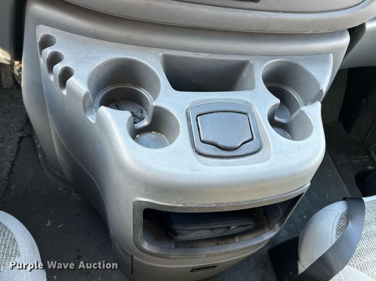 image for item EK4027 2004 Ford E450 Super Duty box truck