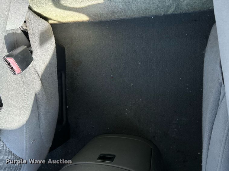 image for item EK4027 2004 Ford E450 Super Duty box truck