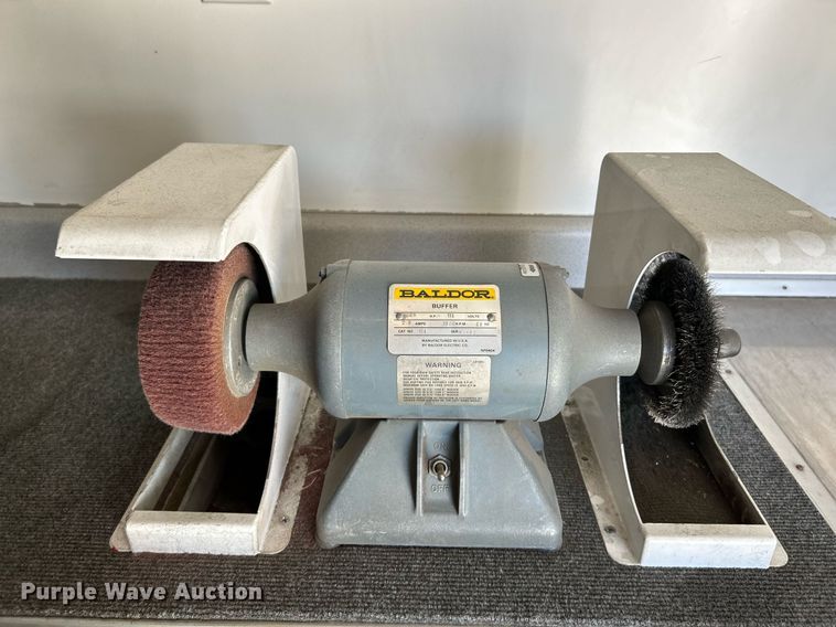 image for item EK4027 2004 Ford E450 Super Duty box truck