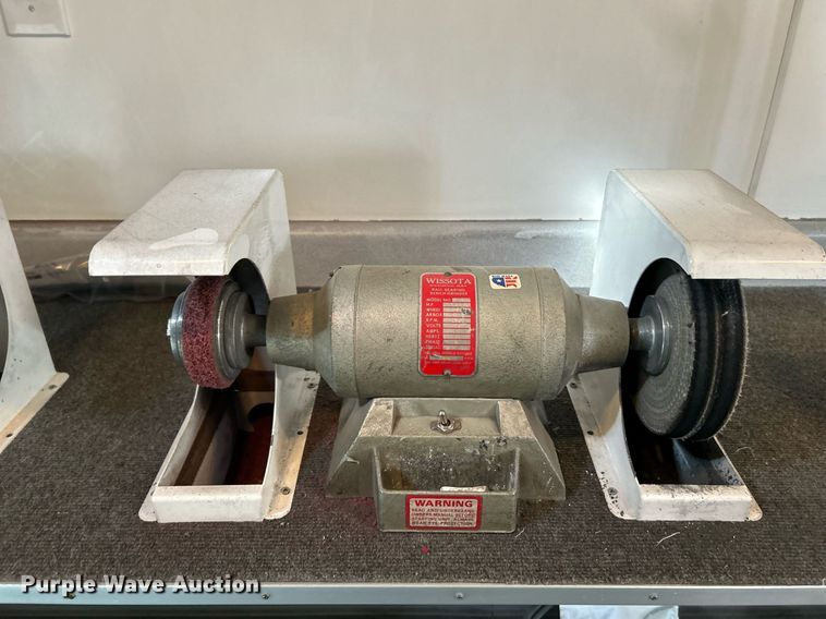 image for item EK4027 2004 Ford E450 Super Duty box truck