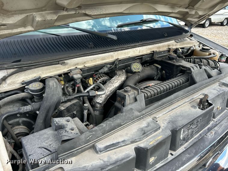 image for item EK4027 2004 Ford E450 Super Duty box truck