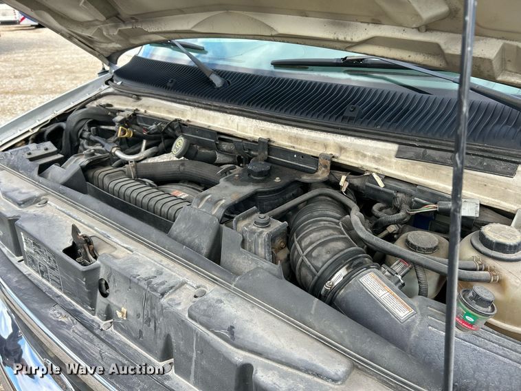 image for item EK4027 2004 Ford E450 Super Duty box truck