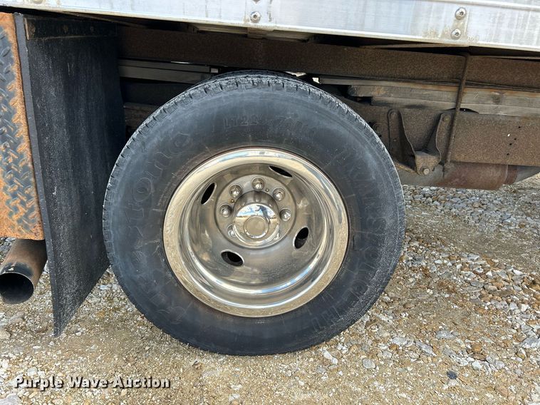 image for item EK4027 2004 Ford E450 Super Duty box truck