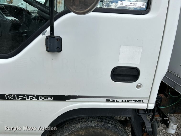 image for item EK4028 2007 Isuzu NPR HD box truck