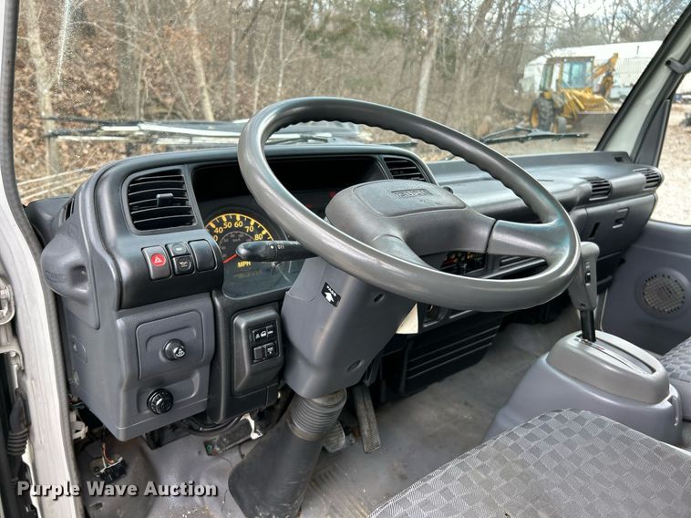 image for item EK4028 2007 Isuzu NPR HD box truck