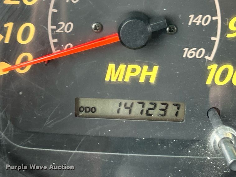 image for item EK4028 2007 Isuzu NPR HD box truck