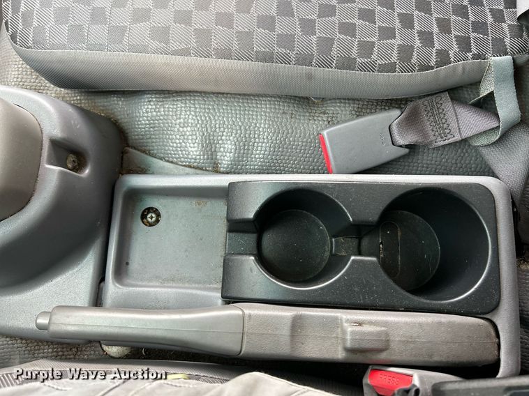 image for item EK4028 2007 Isuzu NPR HD box truck