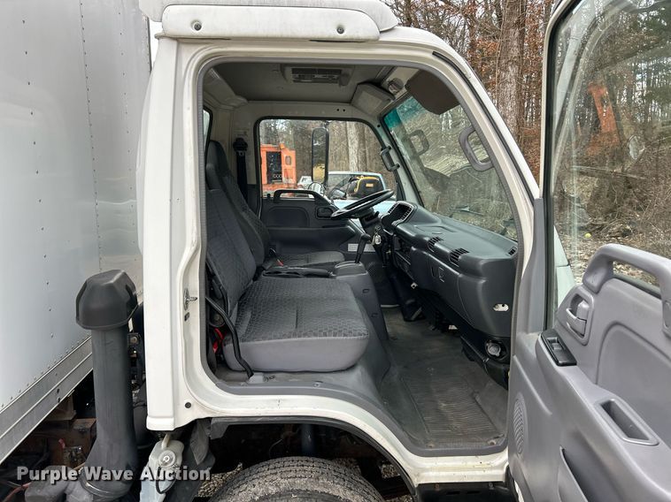 image for item EK4028 2007 Isuzu NPR HD box truck