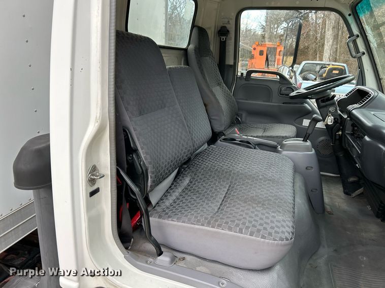 image for item EK4028 2007 Isuzu NPR HD box truck