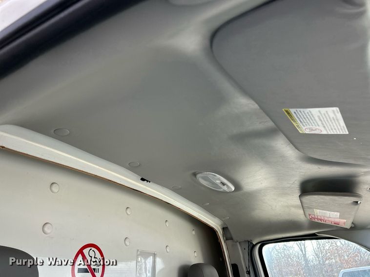 image for item EK4028 2007 Isuzu NPR HD box truck