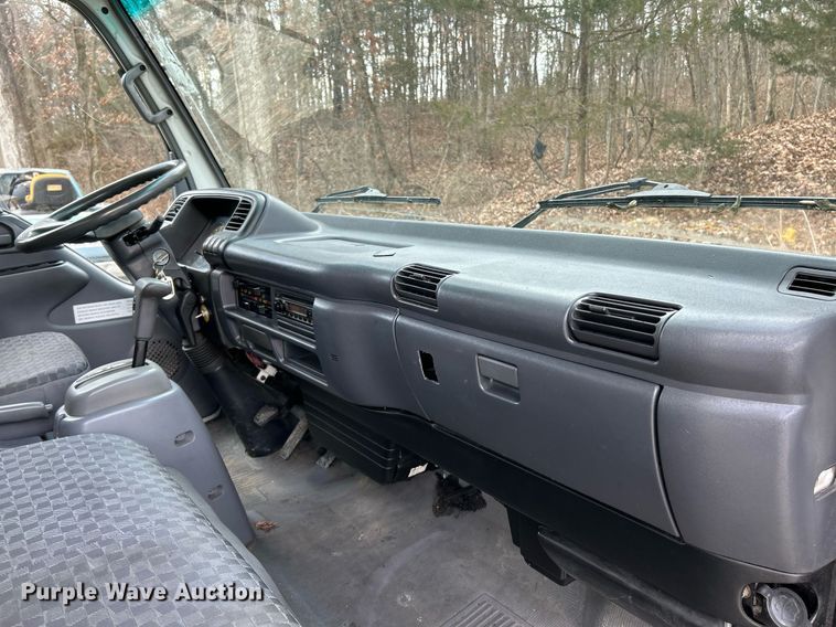 image for item EK4028 2007 Isuzu NPR HD box truck