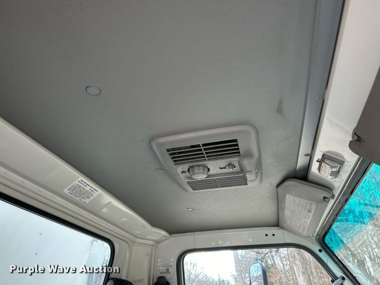 image for item EK4028 2007 Isuzu NPR HD box truck