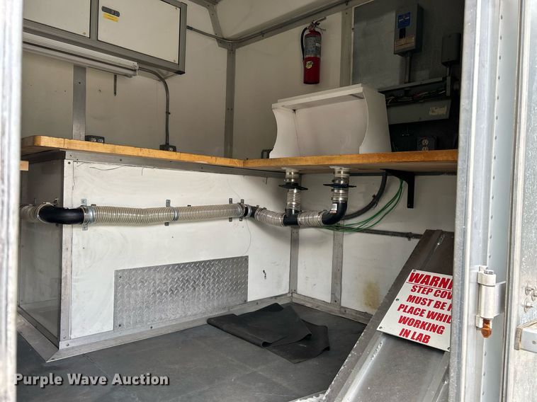 image for item EK4028 2007 Isuzu NPR HD box truck