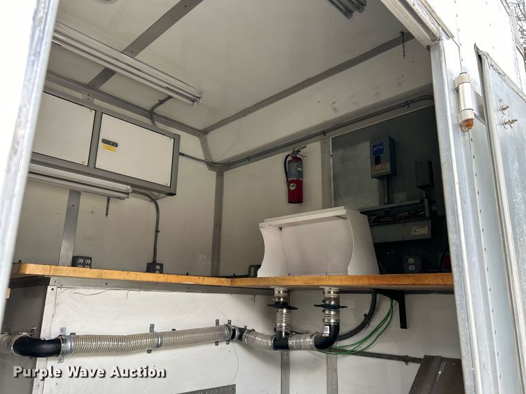 image for item EK4028 2007 Isuzu NPR HD box truck