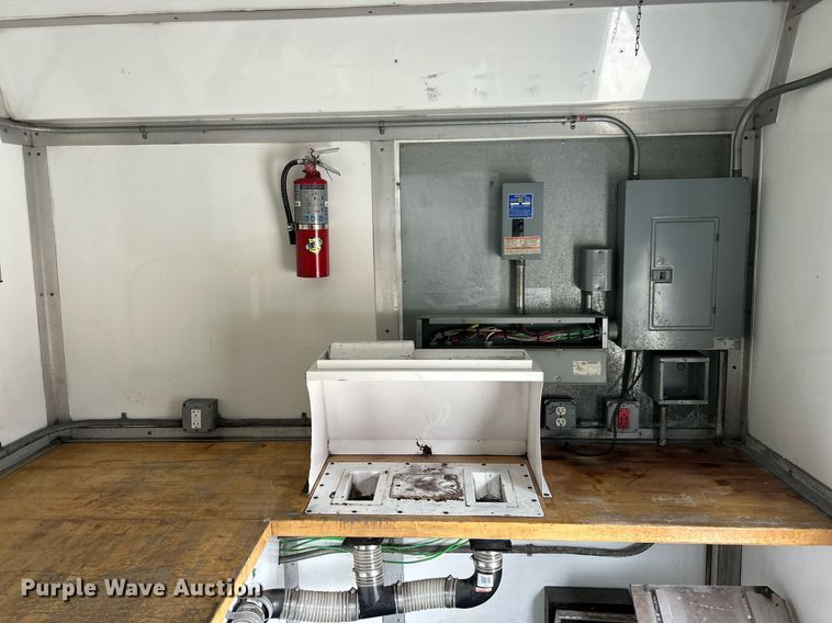 image for item EK4028 2007 Isuzu NPR HD box truck