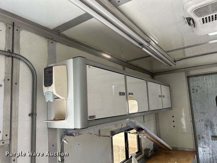 image for item EK4028 2007 Isuzu NPR HD box truck