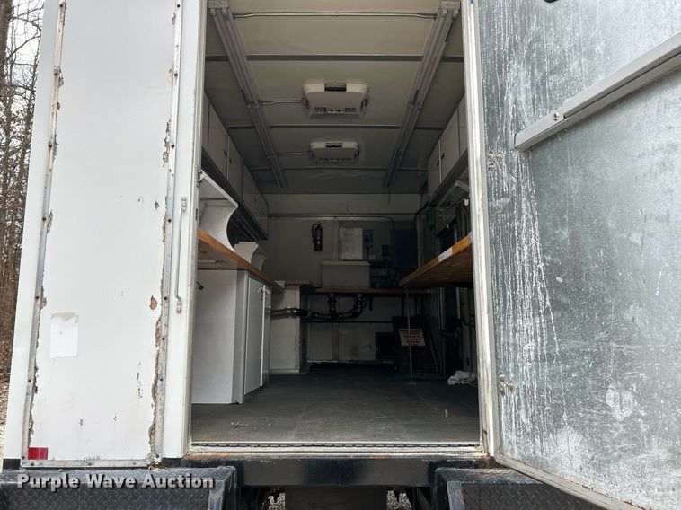 image for item EK4028 2007 Isuzu NPR HD box truck