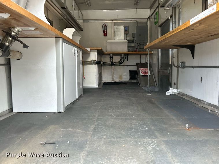 image for item EK4028 2007 Isuzu NPR HD box truck