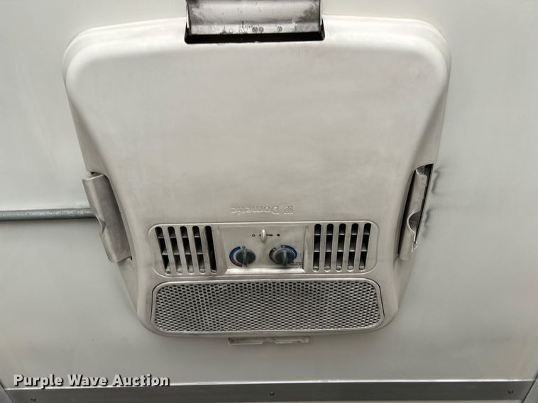 image for item EK4028 2007 Isuzu NPR HD box truck