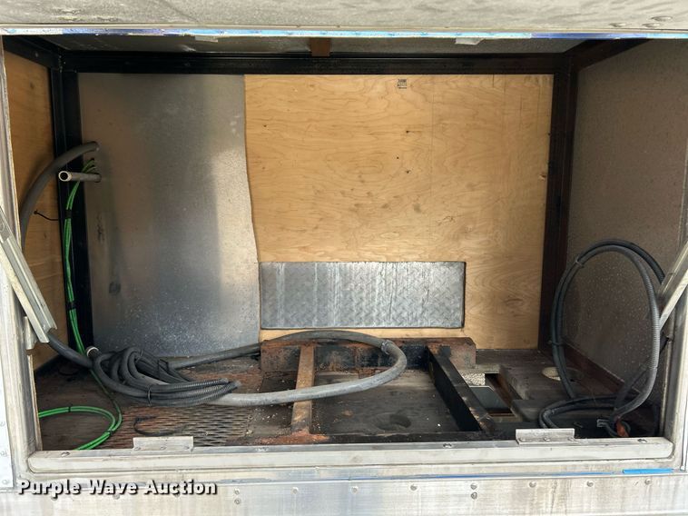 image for item EK4028 2007 Isuzu NPR HD box truck