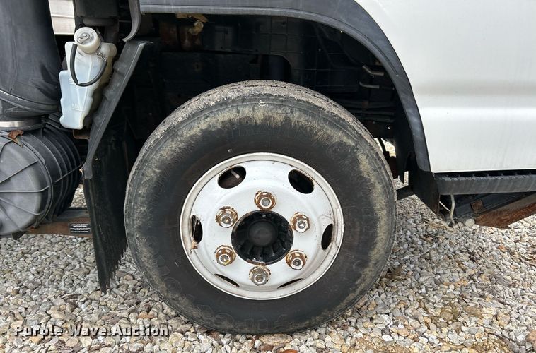 image for item EK4028 2007 Isuzu NPR HD box truck