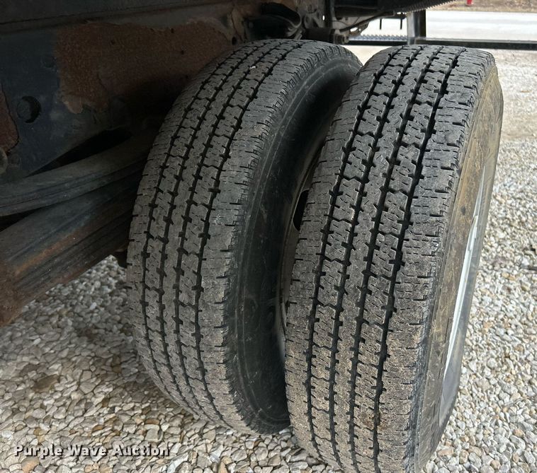 image for item EK4028 2007 Isuzu NPR HD box truck