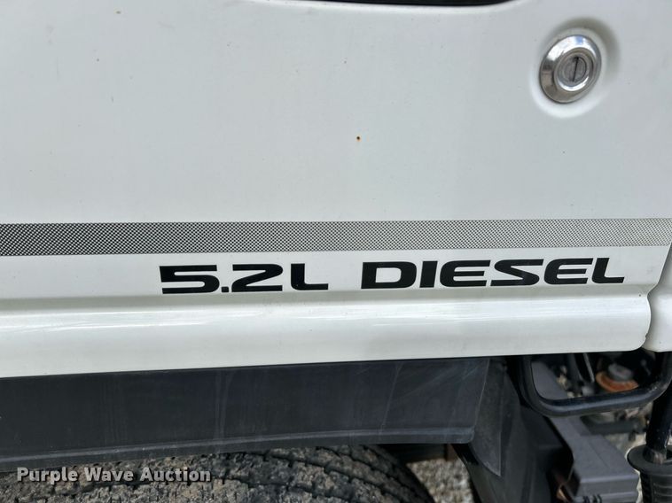 image for item EK4028 2007 Isuzu NPR HD box truck